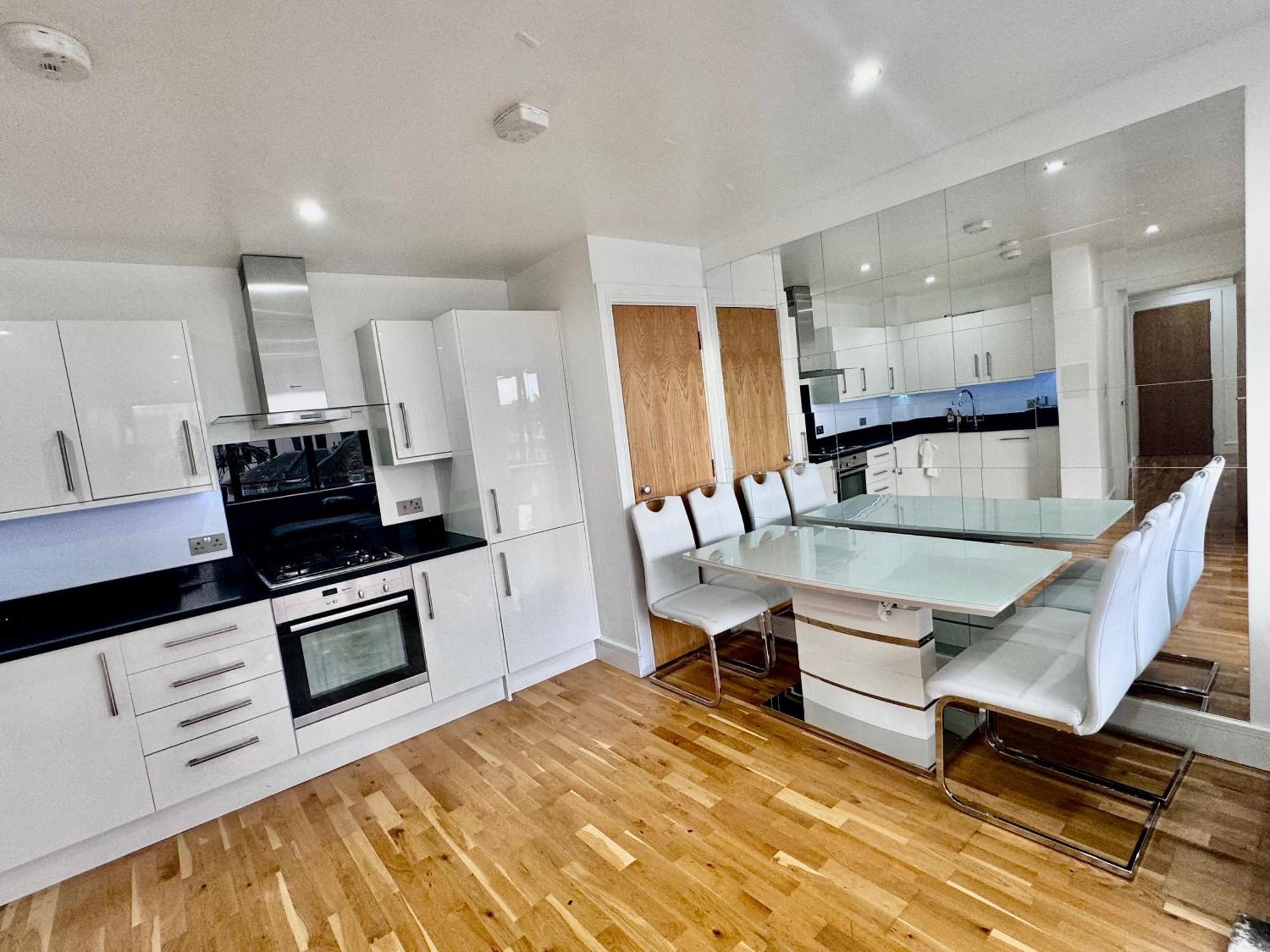 Luxury 2 Bed Entire Apartment-Near Tube & Shopping Centre Harrow Εξωτερικό φωτογραφία